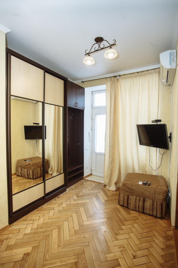 Apartamento Halytska Leópolis Exterior foto