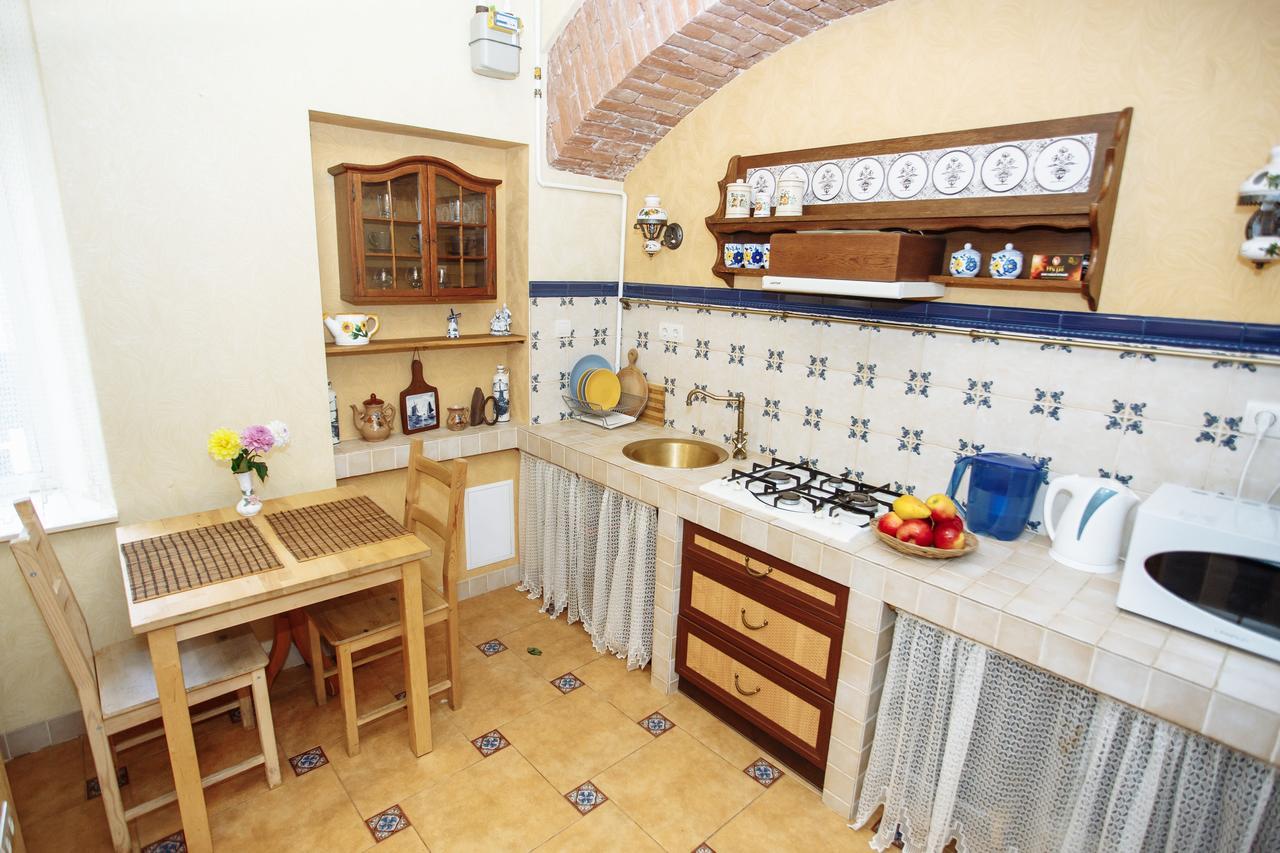 Apartamento Halytska Leópolis Exterior foto
