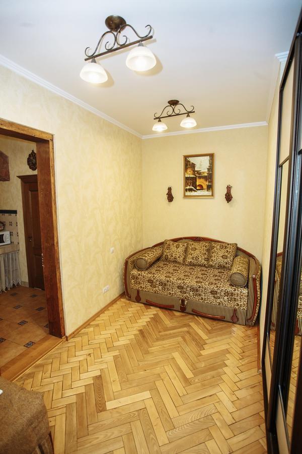 Apartamento Halytska Leópolis Exterior foto